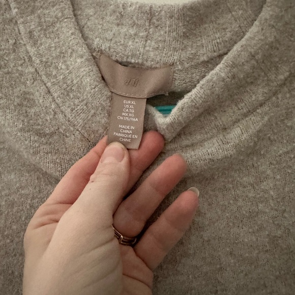 Cream sweater - Picture 3 of 3